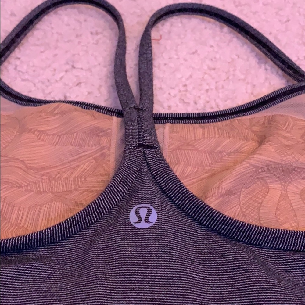 Lululemon workout tank, never worn!